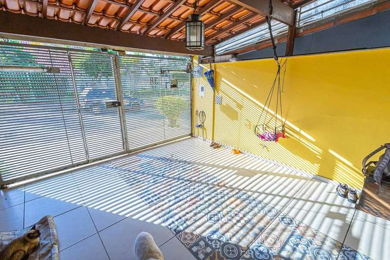 Foto do imóvel: Casa 2 Quartos 2 vagas de Garagem no Bairro Itapoã